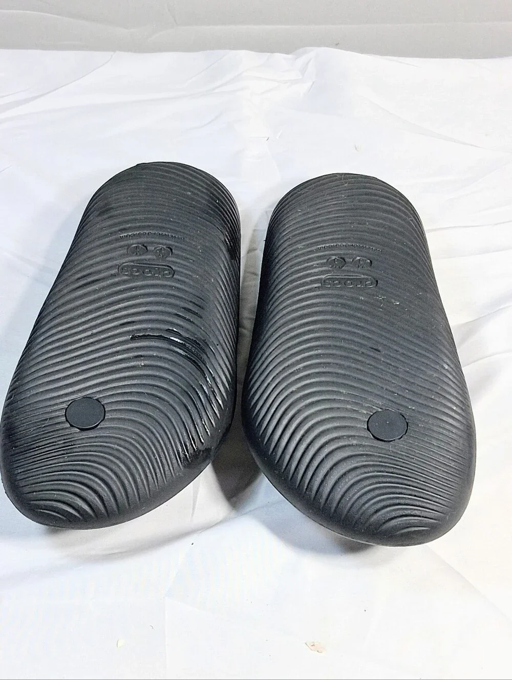 Men's 6 Women's 8 Crocs Unisex Black Like New Sandals/Flipflops